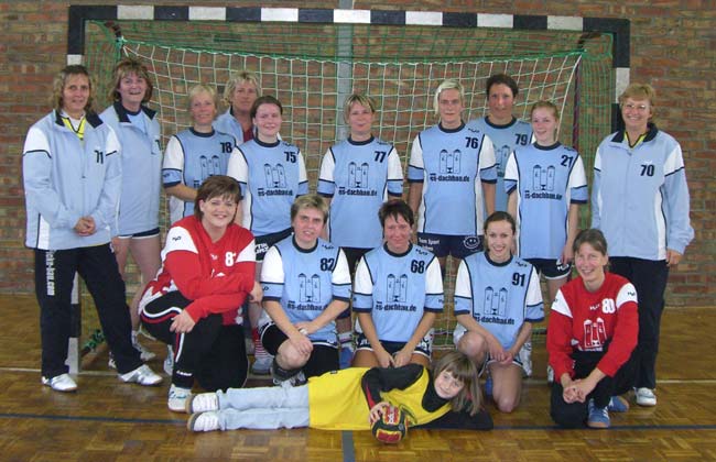 Post SV Magdeburg-Handballfrauen, im Oktober 2008 nach dem Stadtliga-Spiel gegen Möckern Post SV Magdeburg-Handballfrauen, im Oktober 2008 nach dem Stadtliga-Spiel gegen Möckern
